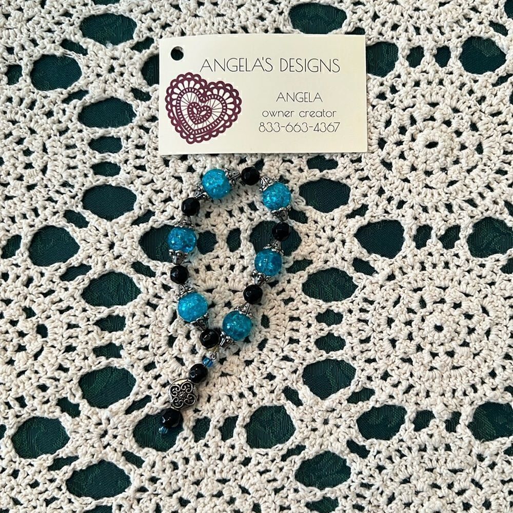 NWT Angelas Designs handmade turquoise & silver beaded stretch bracelet